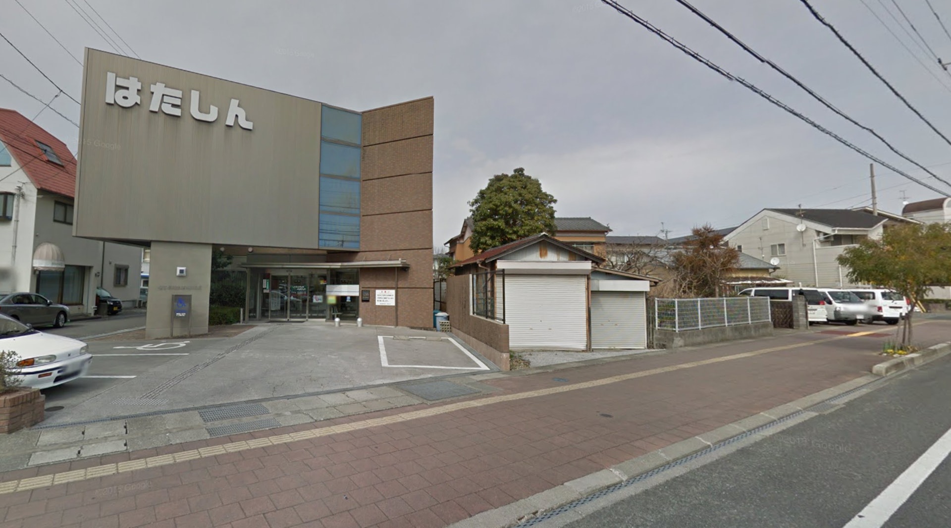 事發銀行是高知縣神田的「幡多信用金庫」。(Google Maps截圖) 事發銀行是高知縣神田的「幡多信用金庫」。(Google Maps截圖)