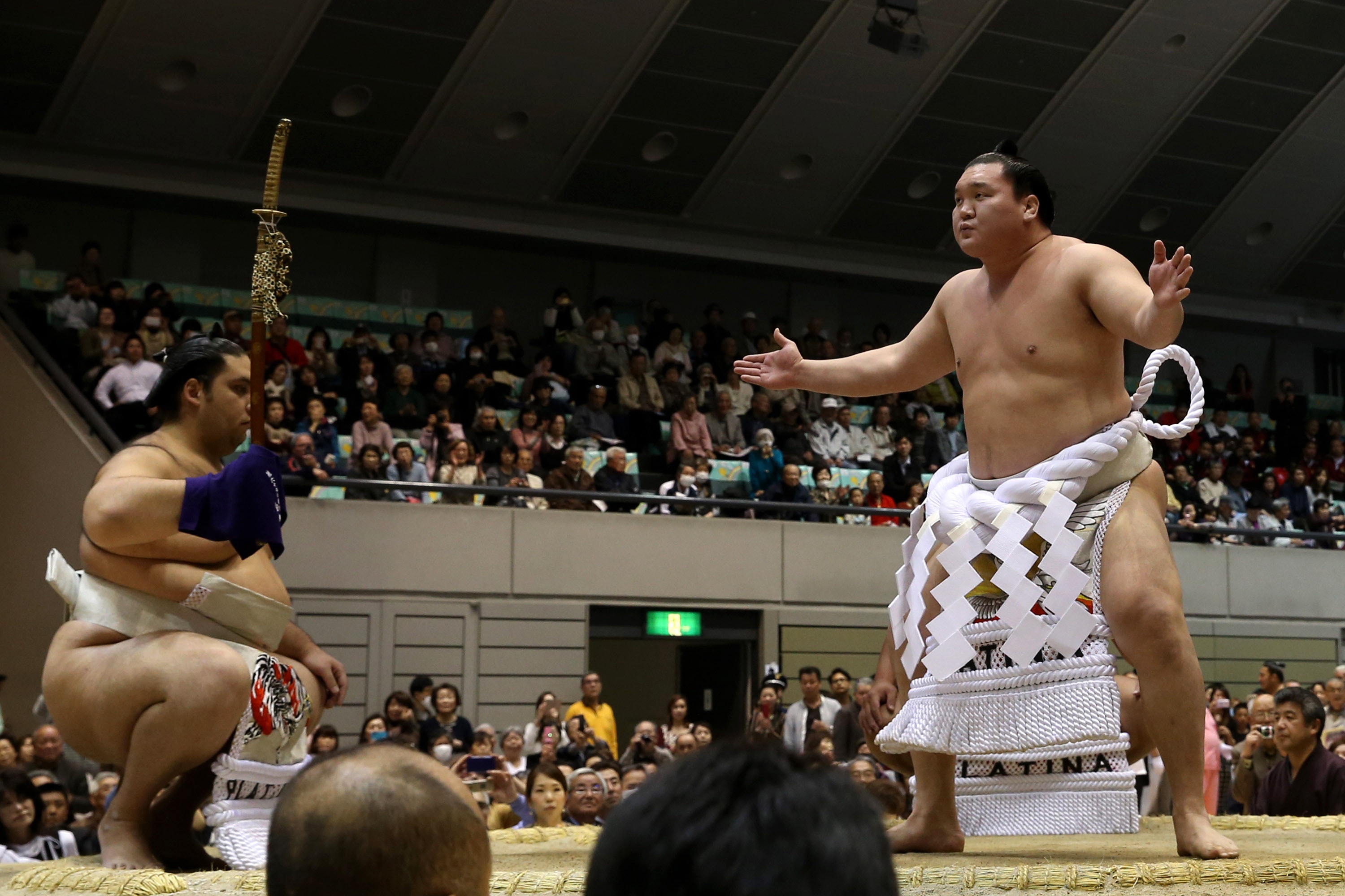 福岡直擊】橫綱白鵬九州場所無敵手投撻技超群生涯逾千勝