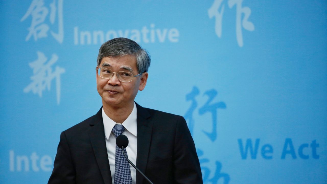 外界批政府愈扶愈貧 羅致光網誌反擊:志在揶揄政府為快 外界批政府愈扶愈貧 羅致光網誌反擊:志在揶揄政府為快