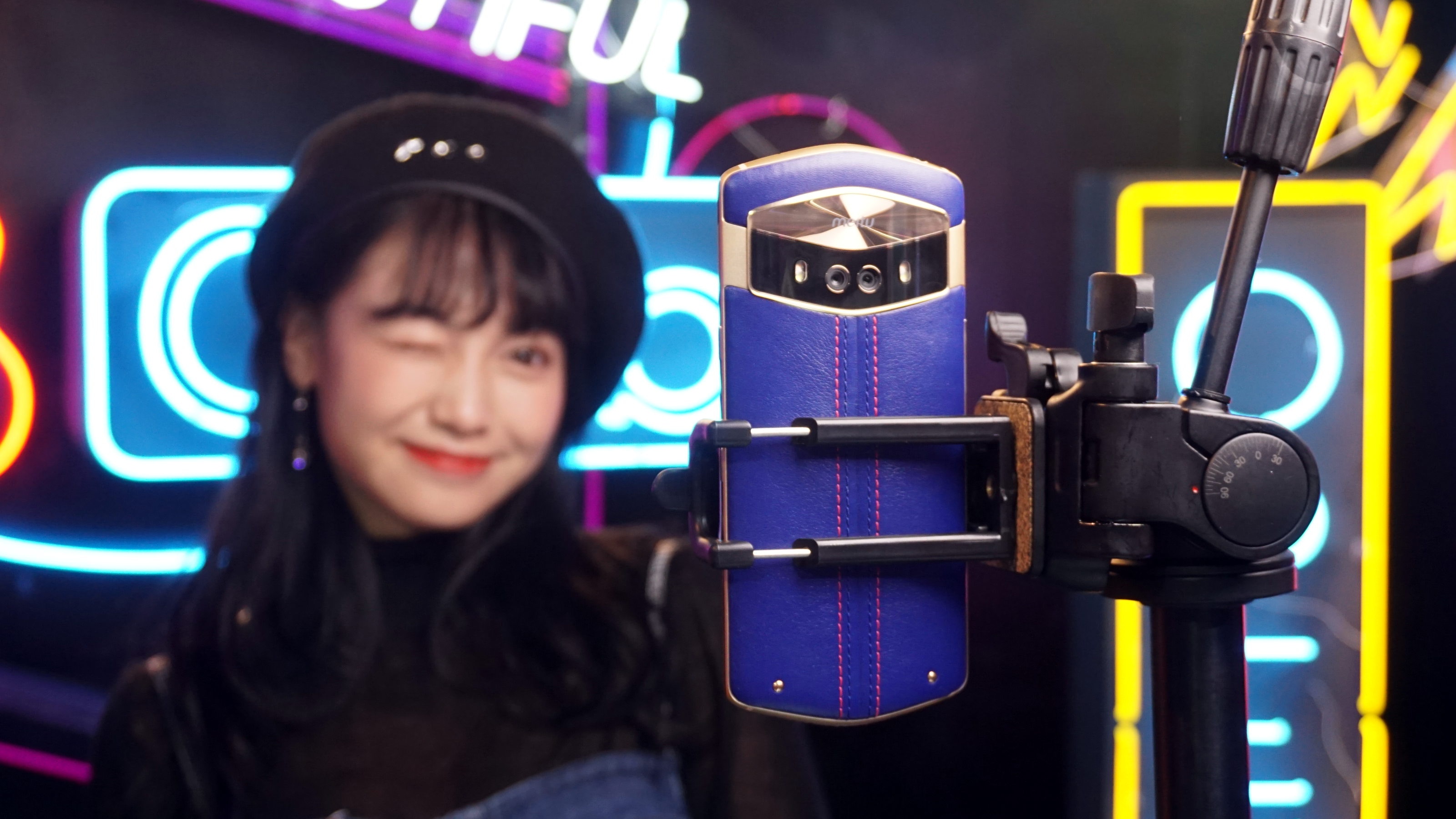 美圖Meitu V6前後雙鏡有乜用？　實測分析美麗的秘密