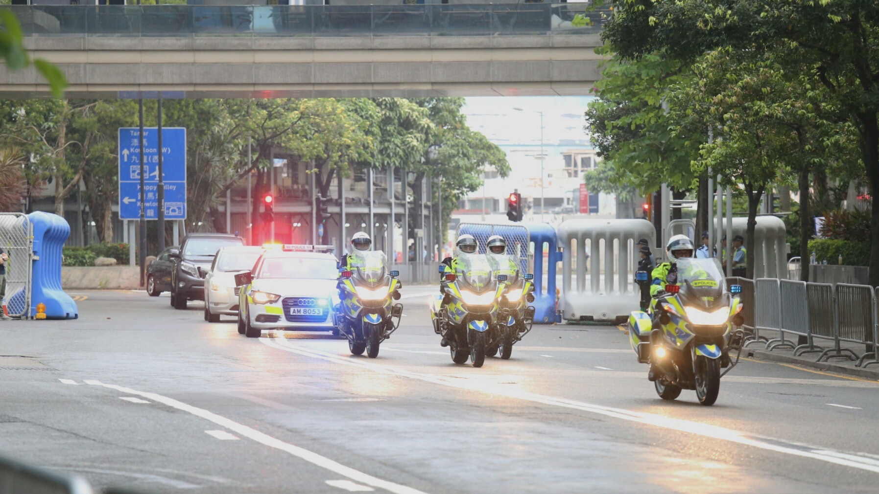 【張德江訪港】中區封路兩公里 警FB:今明兩日勿駕車往灣仔 【張德江訪港】中區封路兩公里 警FB:今明兩日勿駕車往灣仔