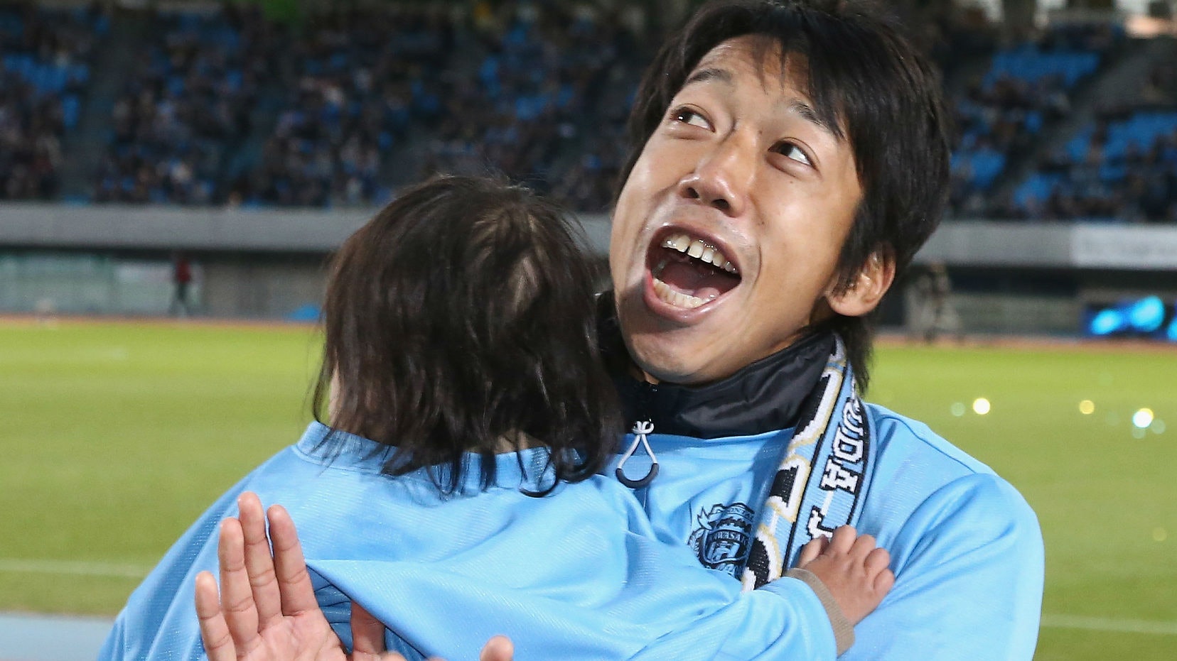 J League 中村憲剛生涯15季終奪冠軍鳴笛一刻流下男兒淚 香港01 即時體育 J League 中村憲剛生涯15季終奪冠軍鳴笛一刻流下男兒淚 香港01 即時體育