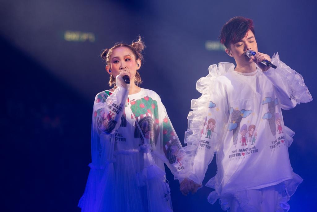 今年軒仔與Ivana開紅館，未見「降兩度」現身唱女仔歌。