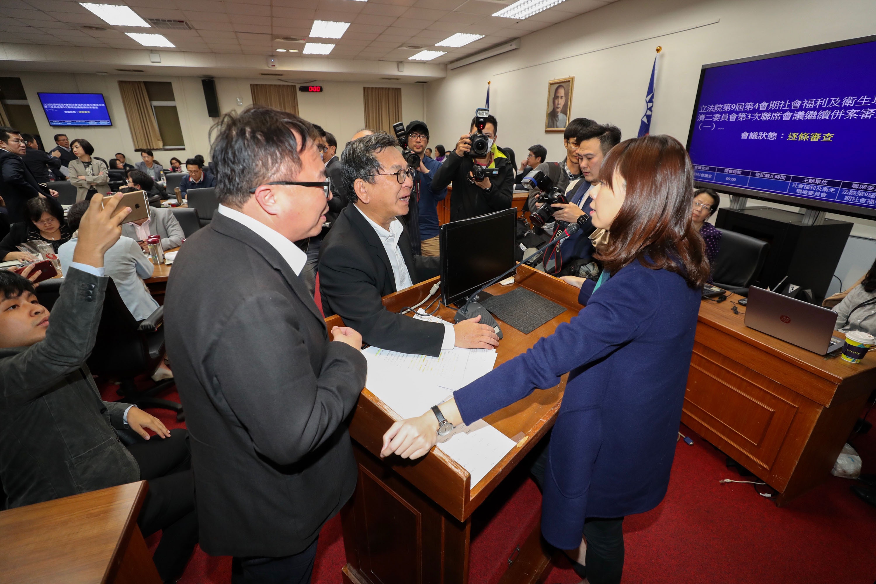 台灣勞基法修正案初審過關，全案保留送交立法院院會審議。（中央社）