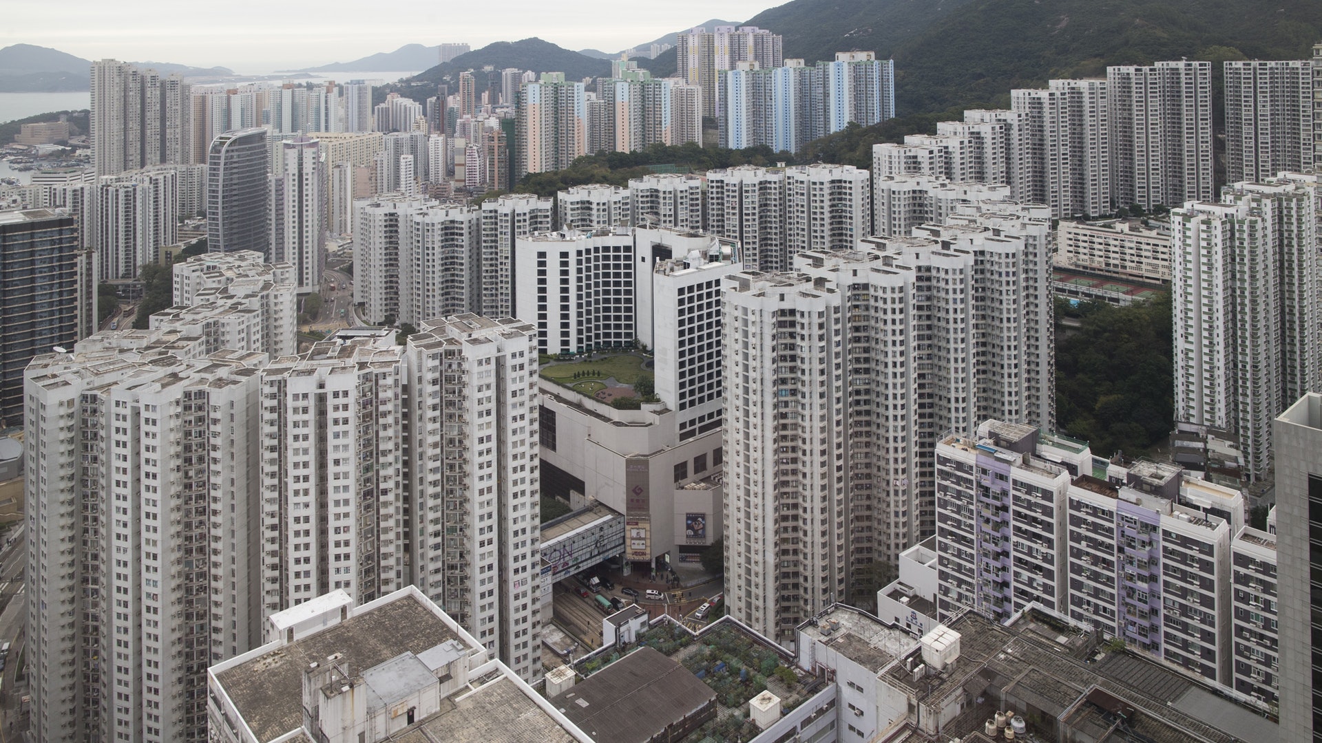 二手樓市冰封今年成交低過「沙士」 仲量聯行:明年樓價可升20% 二手樓市冰封今年成交低過「沙士」 仲量聯行:明年樓價可升20%