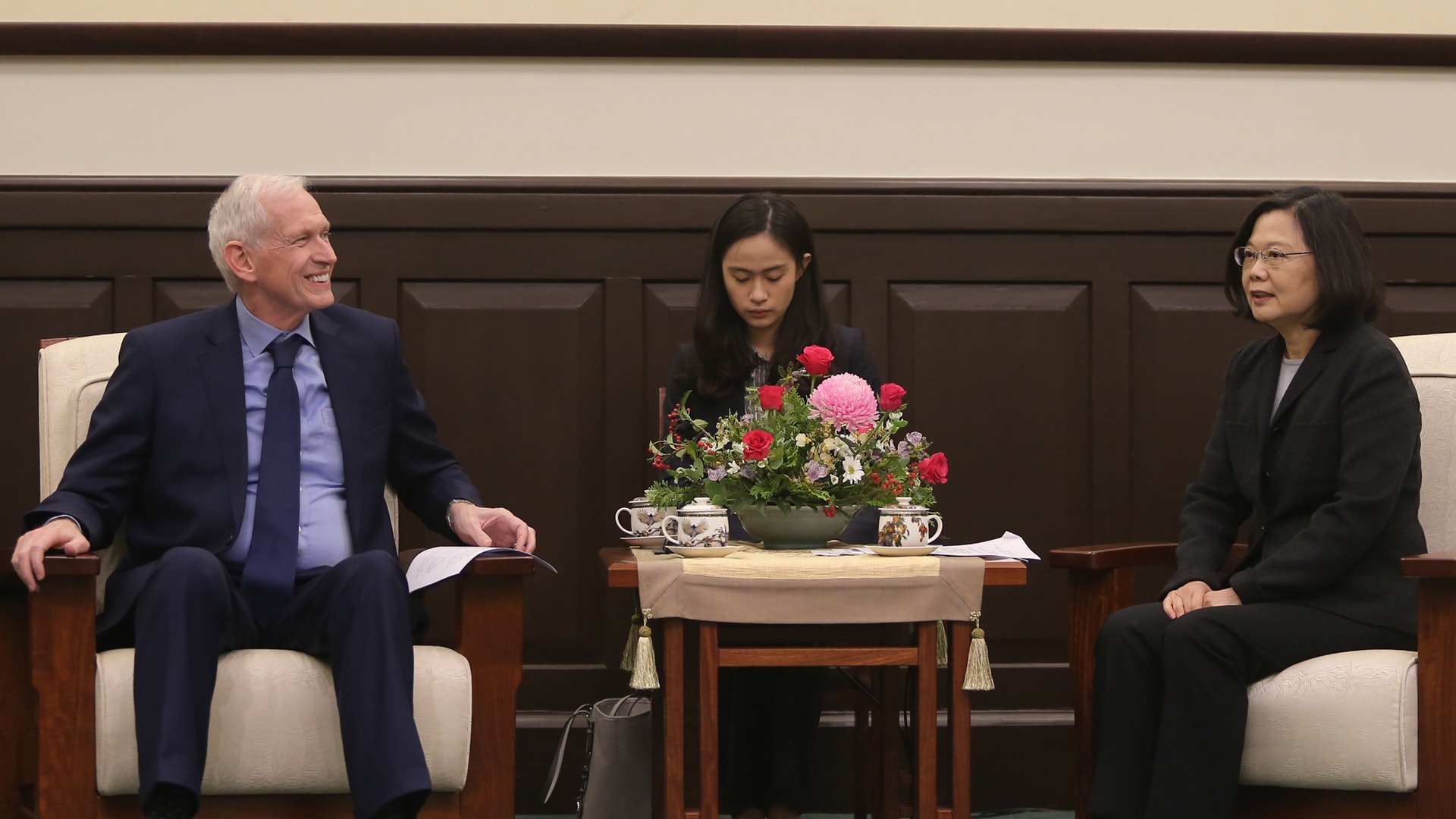 蔡英文首度談美國印太戰略 國台辦八字回應:挾洋自重,刷存在感 蔡英文首度談美國印太戰略 國台辦八字回應:挾洋自重,刷存在感