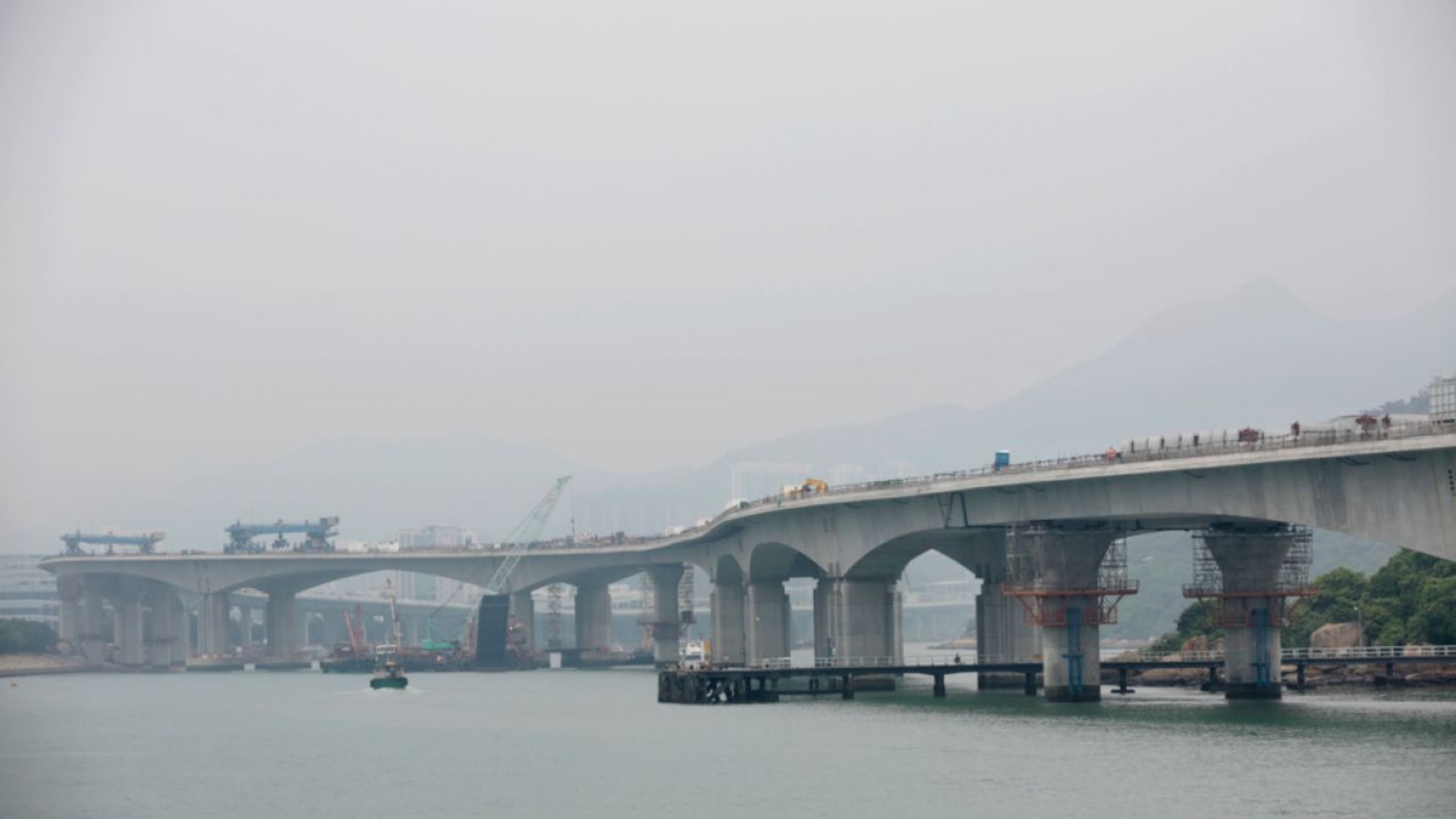 港珠澳大橋通車無期。(資料圖片) 港珠澳大橋通車無期。(資料圖片)