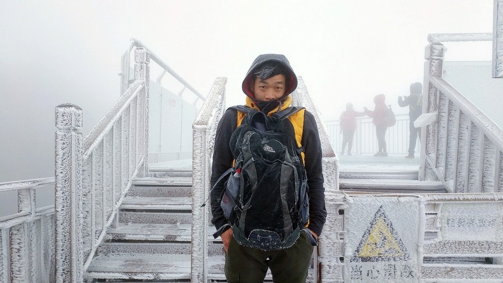 【粵北降雪‧多圖】清遠金子山銀裝素裹 滿山冰棱恍如童話世界 【粵北降雪‧多圖】清遠金子山銀裝素裹 滿山冰棱恍如童話世界