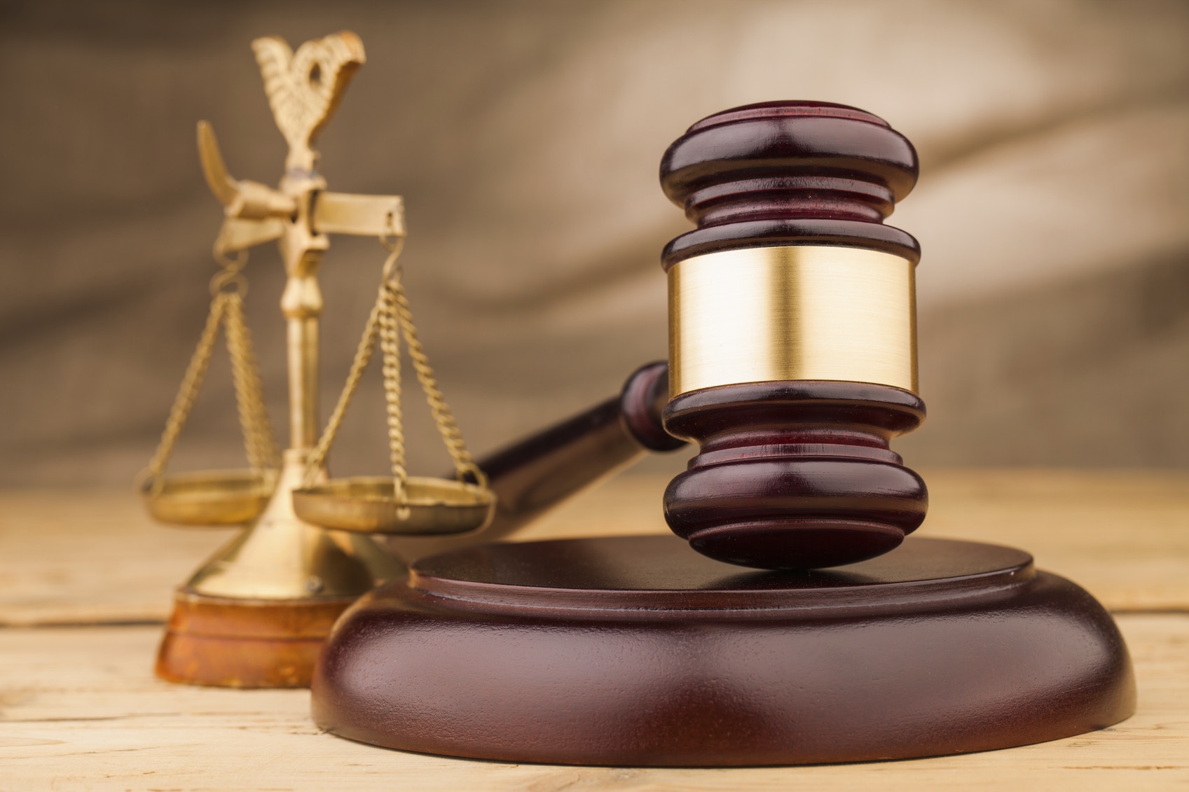 已故立法會主席施偉賢被追欠薪官判前私人助理可獲近75萬元