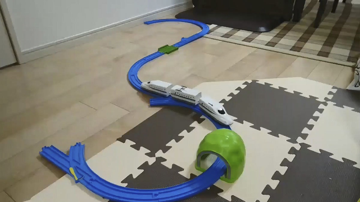 砌模型唔夠路軌？　日網民自創神方法令列車無限loop：模型廠會嬲