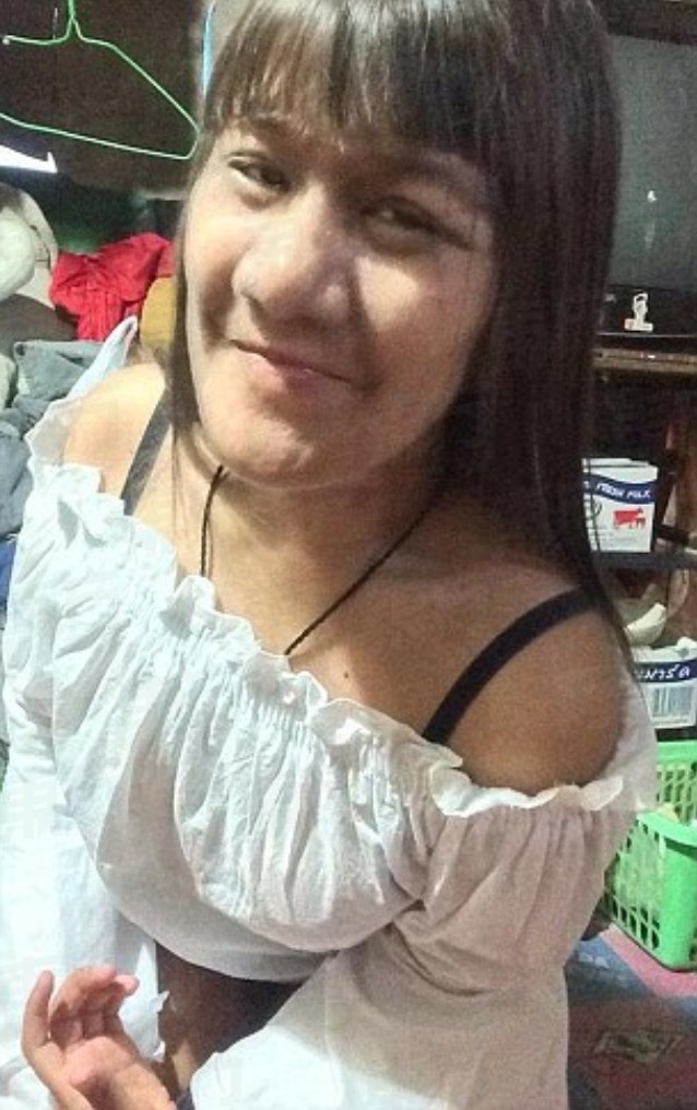 素素樊近日已結婚，為迎接喜事而剃掉臉上毛髮，露出清秀樣貌與甜美笑容。（Sumatra Susuphan fb圖片）