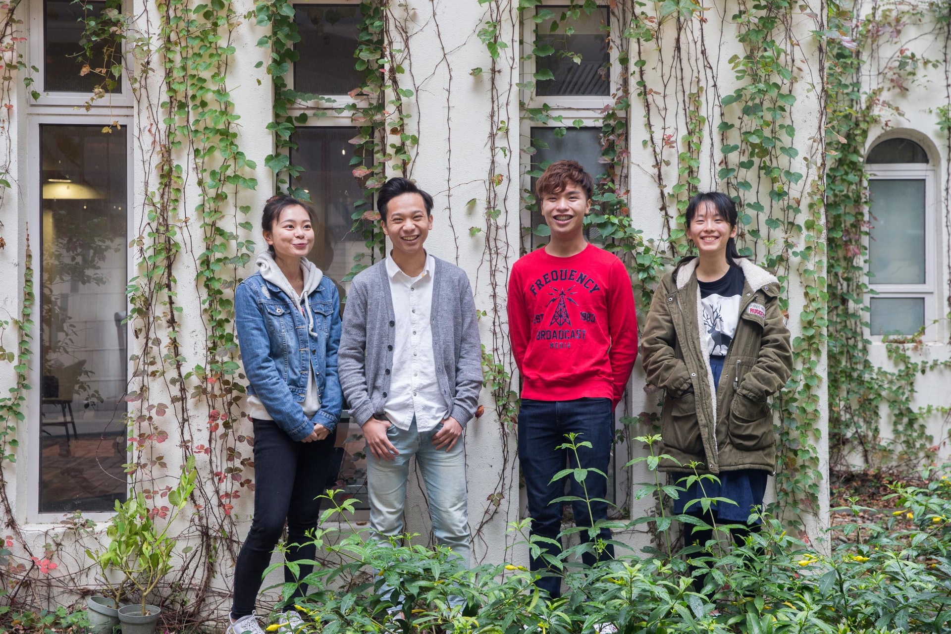 V'air現時共有10名成員,當中包括(左起)李雪瑩、楊子雋、蘇建澤及呂瑋珊。(梁鵬威攝)