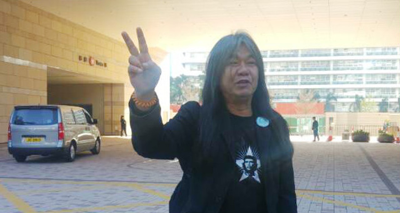 梁國雄被指在立法會內搶文件而被票控。(陳雯慧攝) 梁國雄被指在立法會內搶文件而被票控。(陳雯慧攝)