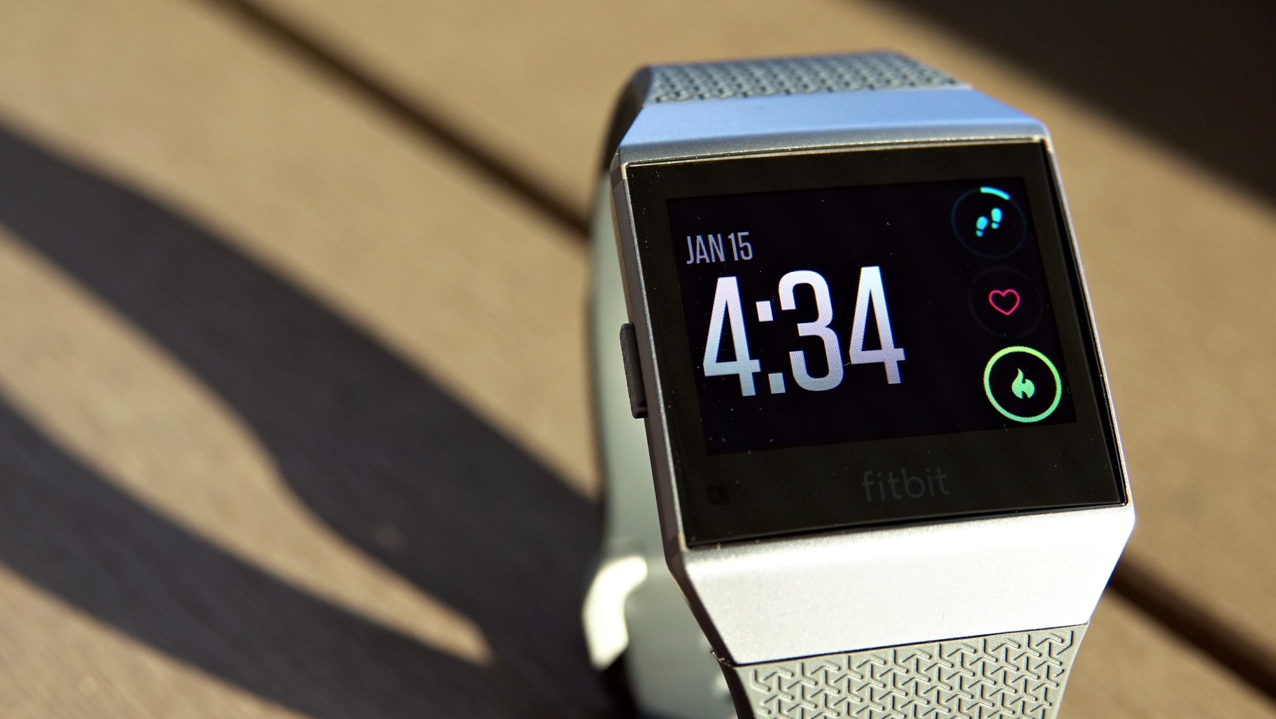 Fitbit Ionic評測：全天候運動手錶　追近智能手錶行列！