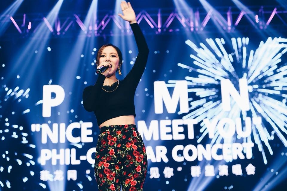 G.E.M. 《光年之外》 YouTube點擊破億：人生第一次！好感動！