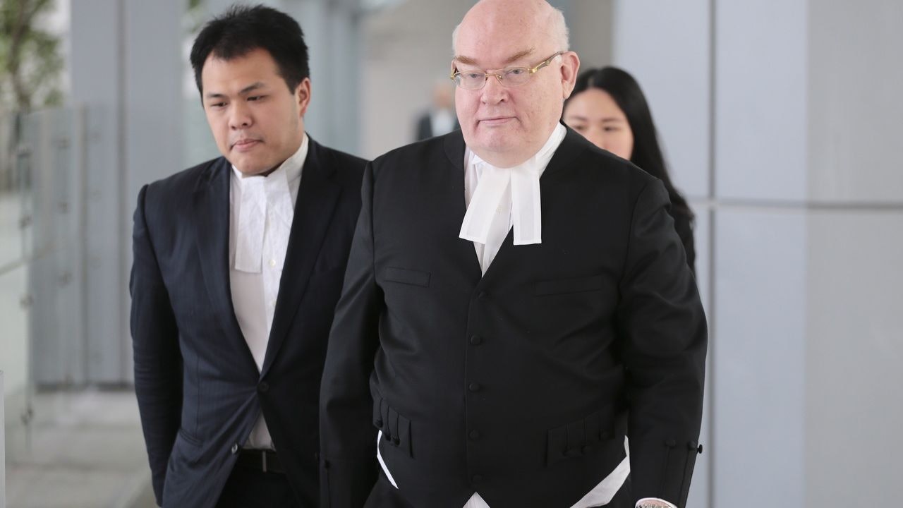 大律師公會主席戴啟思童年送報紙 牛津大學英文系轉攻法律 大律師公會主席戴啟思童年送報紙 牛津大學英文系轉攻法律