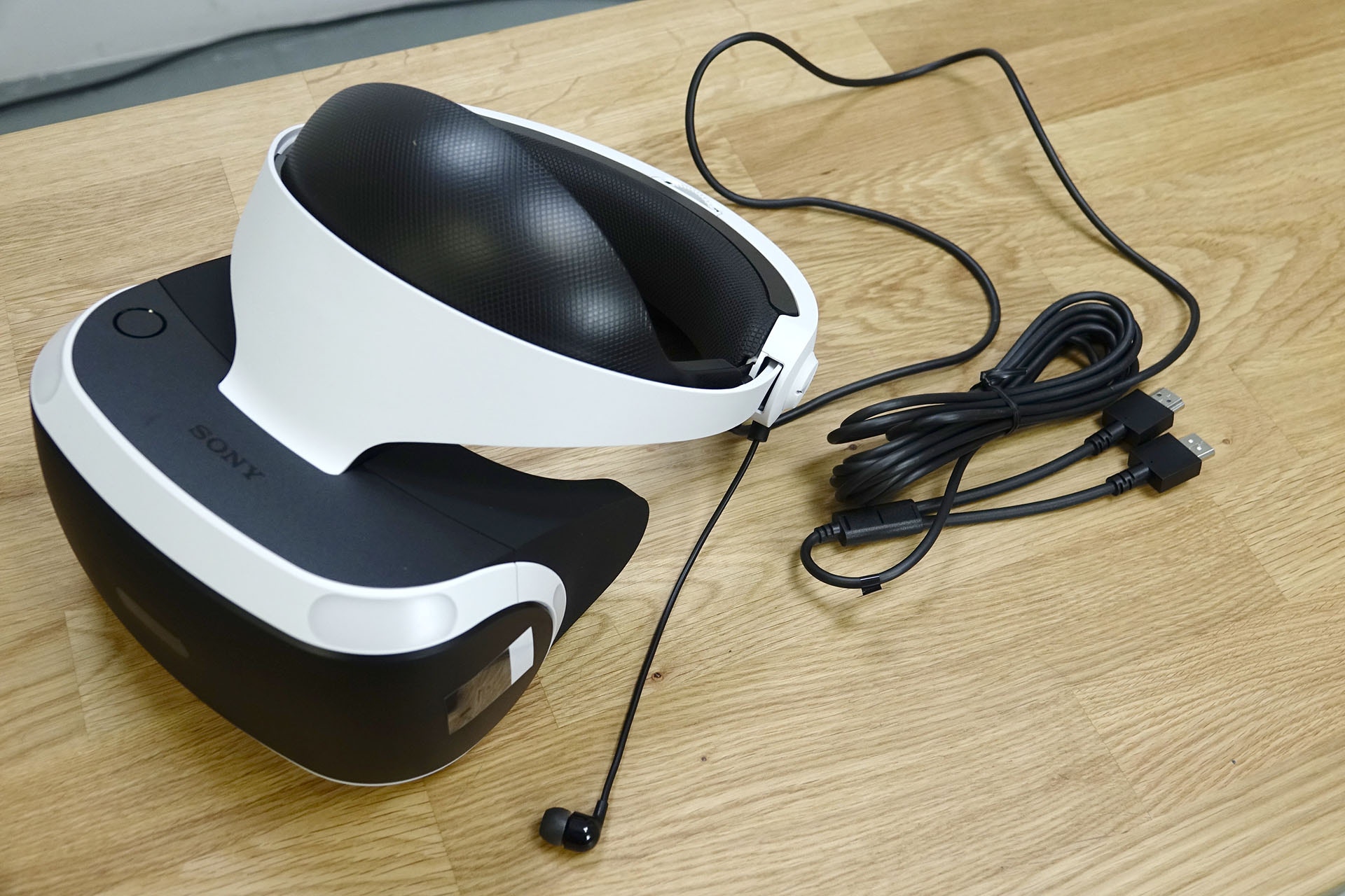 新版PlayStation VR入手開箱！舊版型號圖文比較
