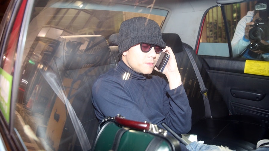 【梁漢文醉駕】平治房車凌晨半山撞毀4米欄 酒精超標逾三倍被捕 【梁漢文醉駕】平治房車凌晨半山撞毀4米欄 酒精超標逾三倍被捕
