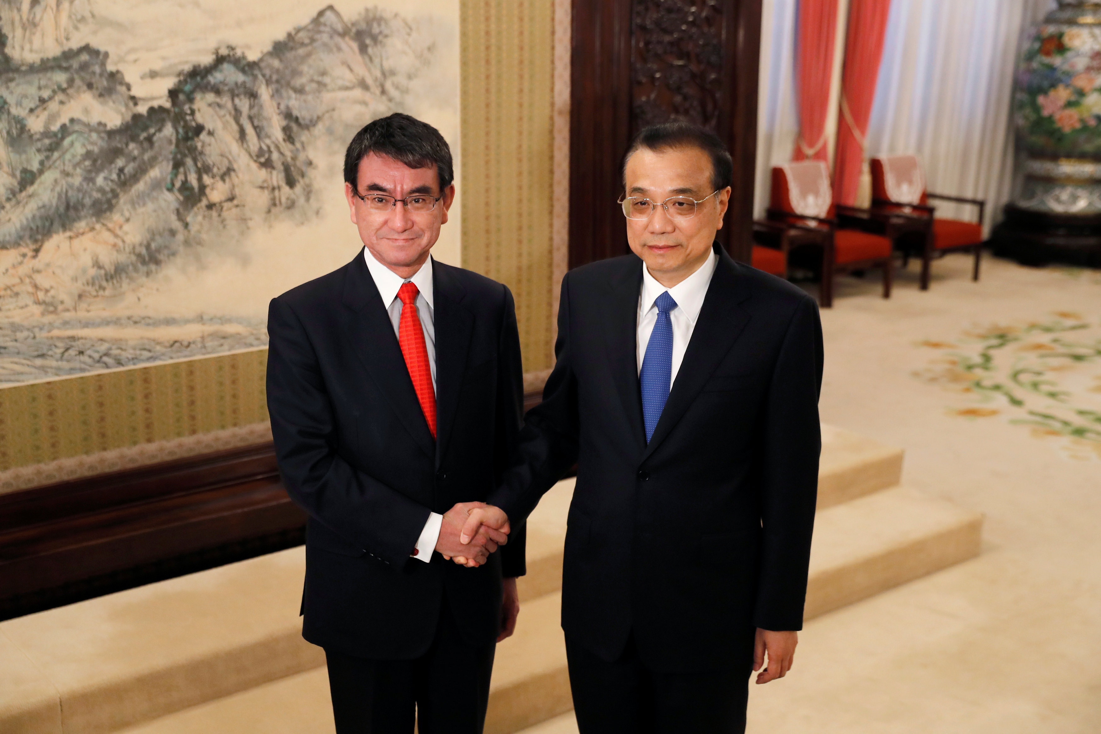 日本外相河野太郎訪華　李克強：中日關係乍暖還寒