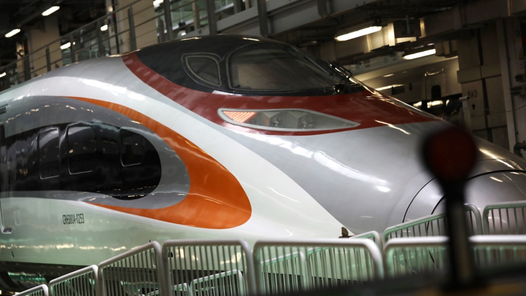 高鐵車票收入攤分 內地多香港3倍 港府50年財政健康論太樂觀? 高鐵車票收入攤分 內地多香港3倍 港府50年財政健康論太樂觀?