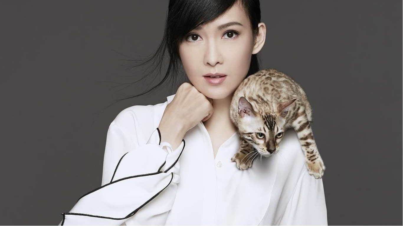 【周慧敏】自然又適齡的熟女造型！氣質橫跨30年的玉女穿搭心經