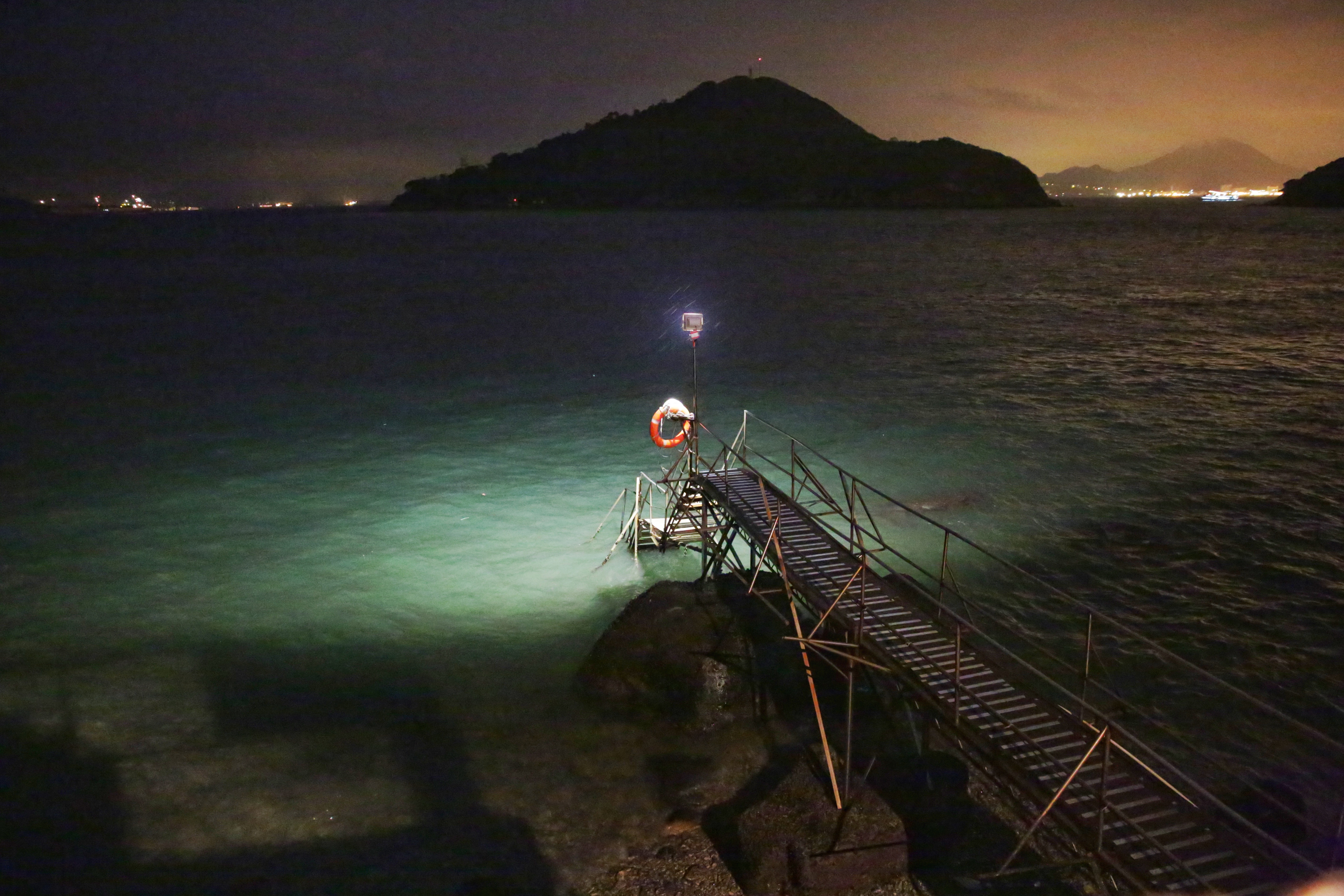 【今日天氣】西環泳客「喝！」一聲游冬泳　寒冷天氣持續至下周中