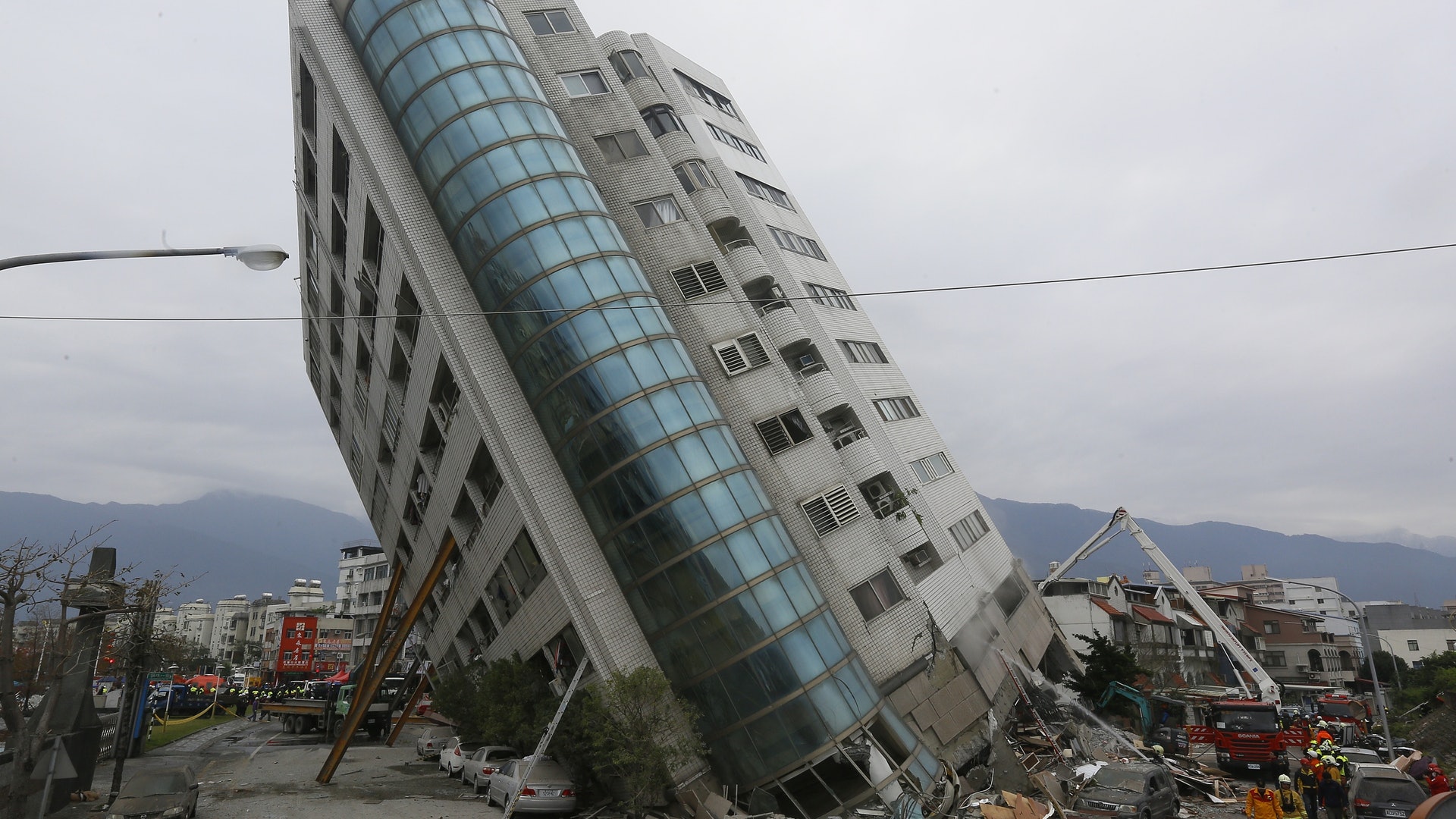 【花蓮地震】花蓮縣再度發生5.7級餘震 暫時未有傷亡報告 【花蓮地震】花蓮縣再度發生5.7級餘震 暫時未有傷亡報告