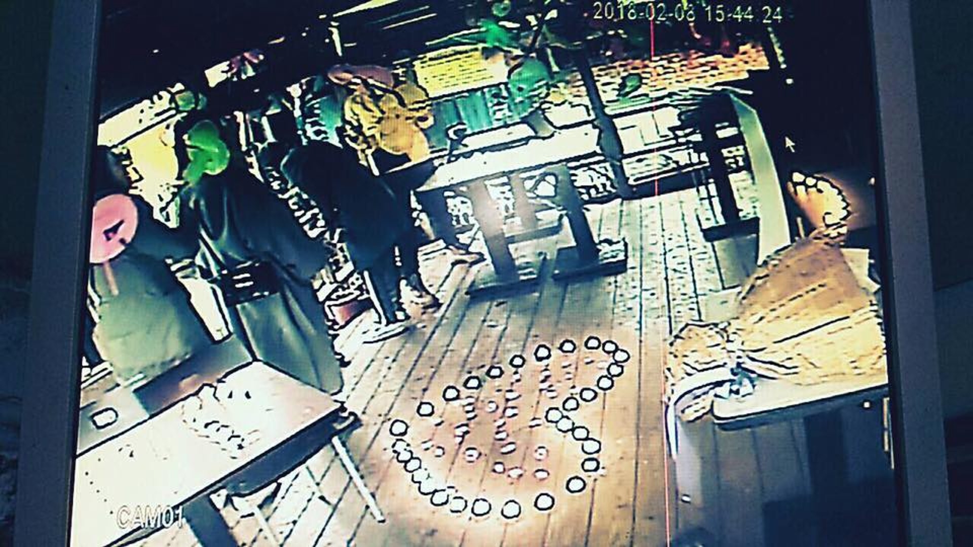 小店老闆娘在facebook發文,痛斥指一群陌生男女擅闖其店內搞求婚,還遺下大量垃圾,直指這是犯法的行為。(Celeste Gao fb圖片) 小店老闆娘在facebook發文,痛斥指一群陌生男女擅闖其店內搞求婚,還遺下大量垃圾,直指這是犯法的行為。(Celeste Gao fb圖片)