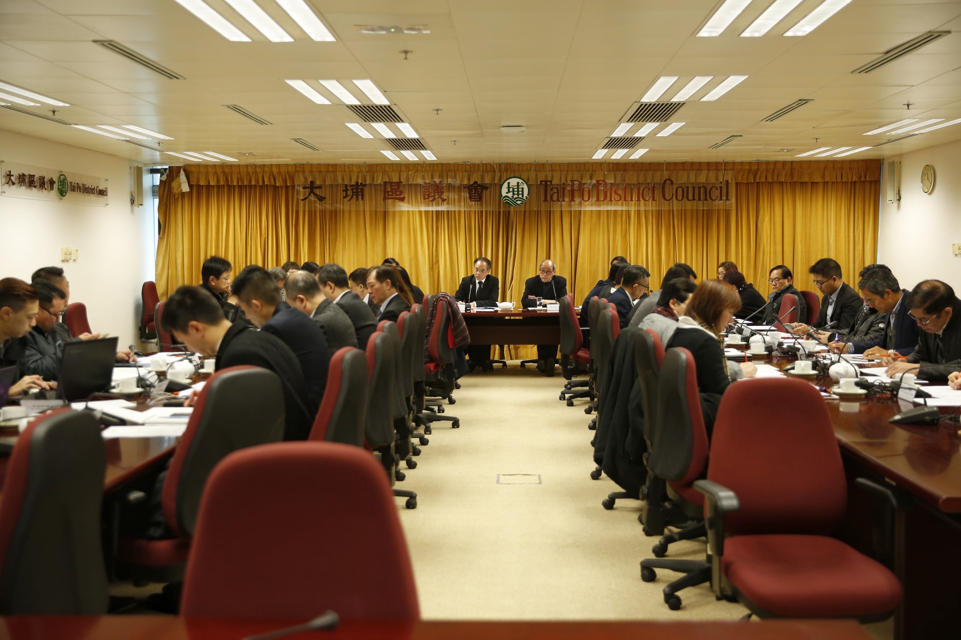 大埔區議會今日(12日)舉行特別會議,討論大埔公路九巴車禍事宜。(張浩維攝) 大埔區議會今日(12日)舉行特別會議,討論大埔公路九巴車禍事宜。(張浩維攝)