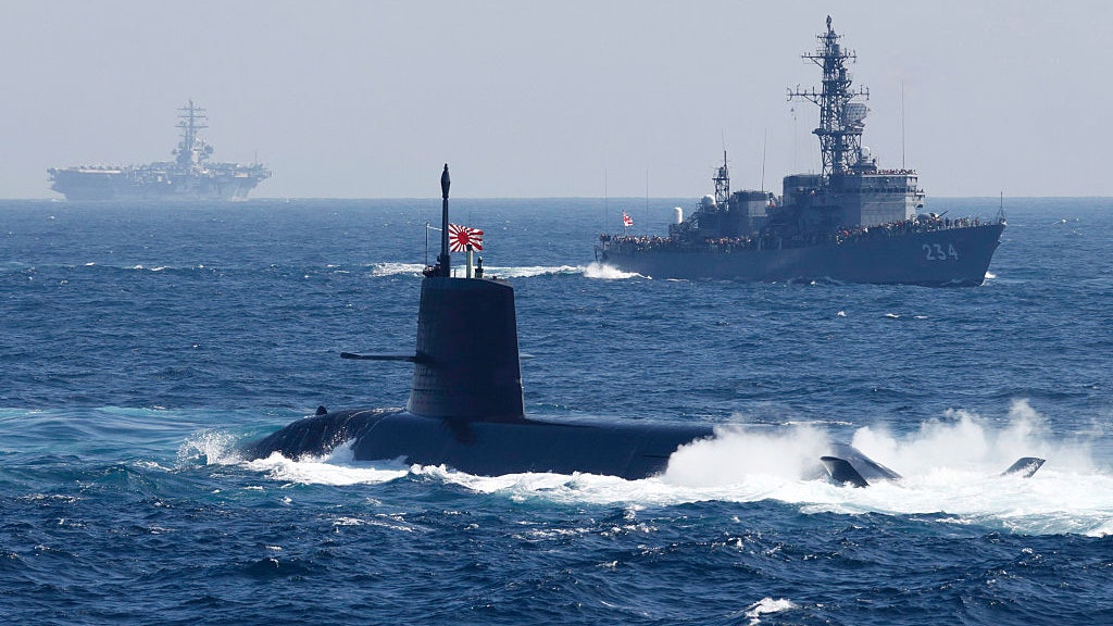 中俄軍艦首度現身釣魚台海域與日海上自衛隊對峙