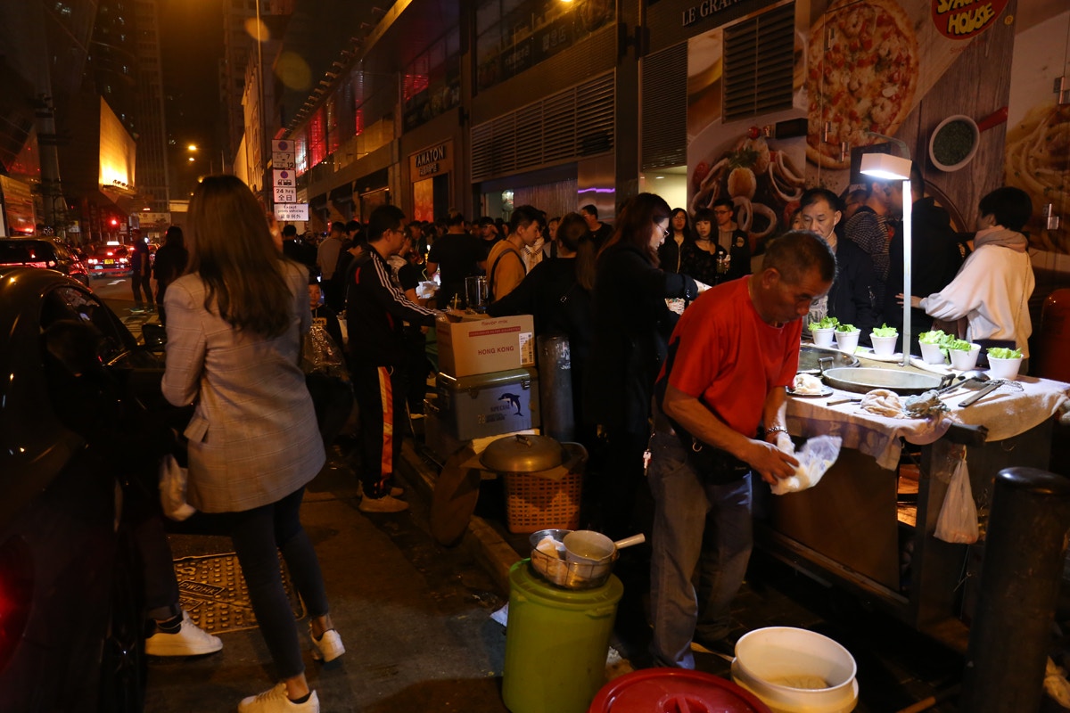 調查：逾半市民認同重發小販牌照工聯會何啟明盡快釋放空置攤位