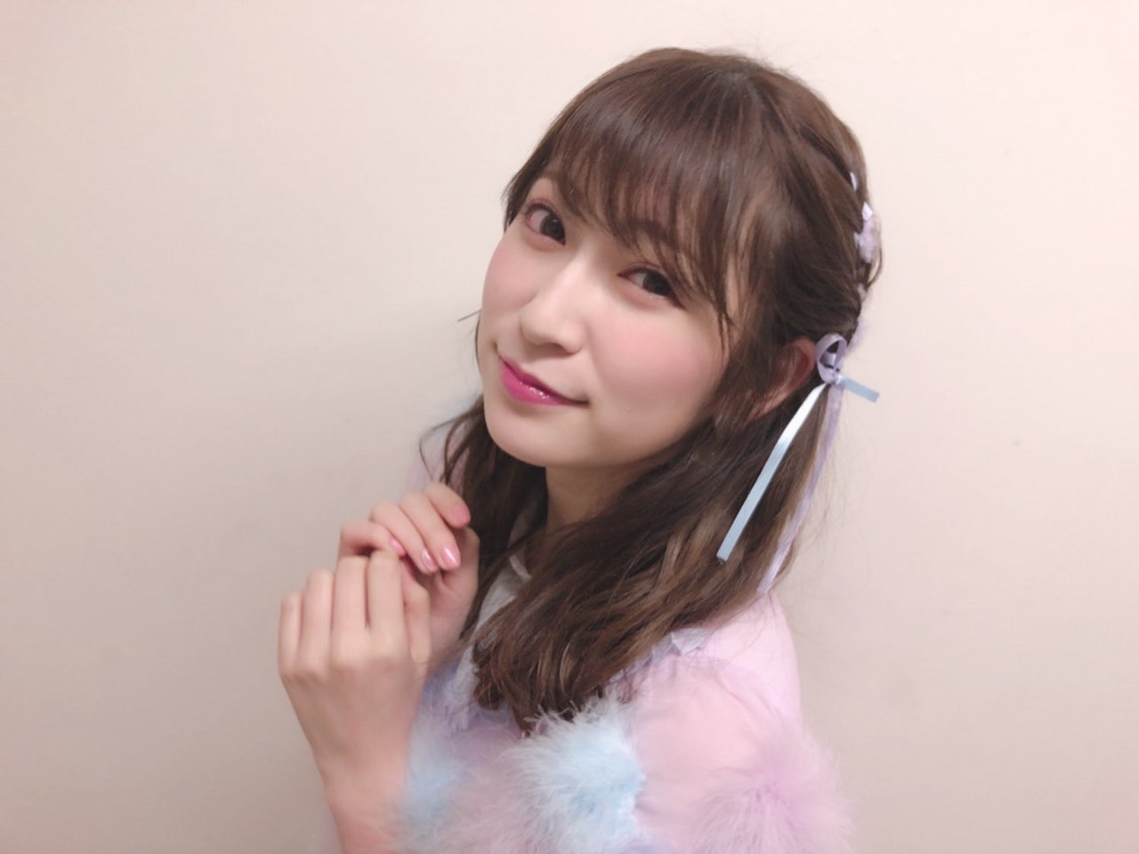 NMB48的吉田朱里21歲,但已經有7年偶像經驗,由她傳授的化妝和髮型技巧,十分有說服力。(吉田朱里IG) NMB48的吉田朱里21歲,但已經有7年偶像經驗,由她傳授的化妝和髮型技巧,十分有說服力。(吉田朱里IG)