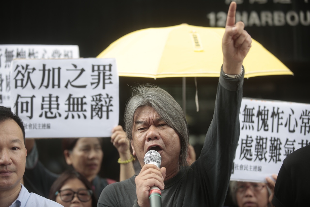 梁國雄被控搶文件案，被裁判官指控罪不洽當。（資料圖片）