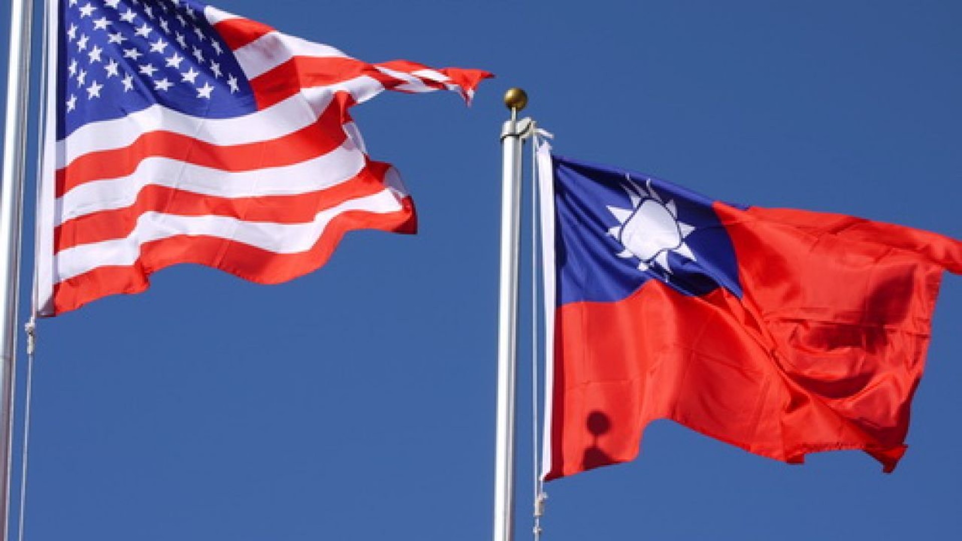 美國總統特朗普在美國時間周五(3月16日)簽署《台灣旅行法》(Taiwan Travel Act)。(視覺中國) 美國總統特朗普在美國時間周五(3月16日)簽署《台灣旅行法》(Taiwan Travel Act)。(視覺中國)