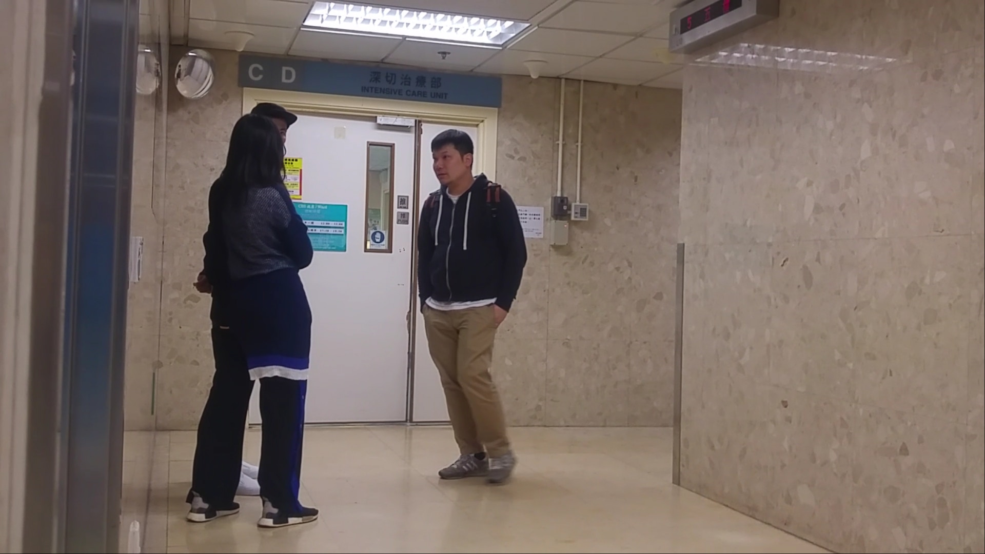 【輾斷雙腳】抱B媽媽被揸寶馬經紀猛撞　手術後未能駁回腳掌