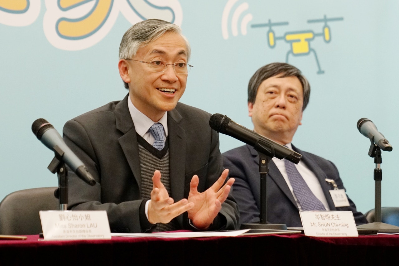 天文台料今年會有5至8個熱帶氣旋影響本港。圖為天文台台長岑智明。（吳鍾坤攝）