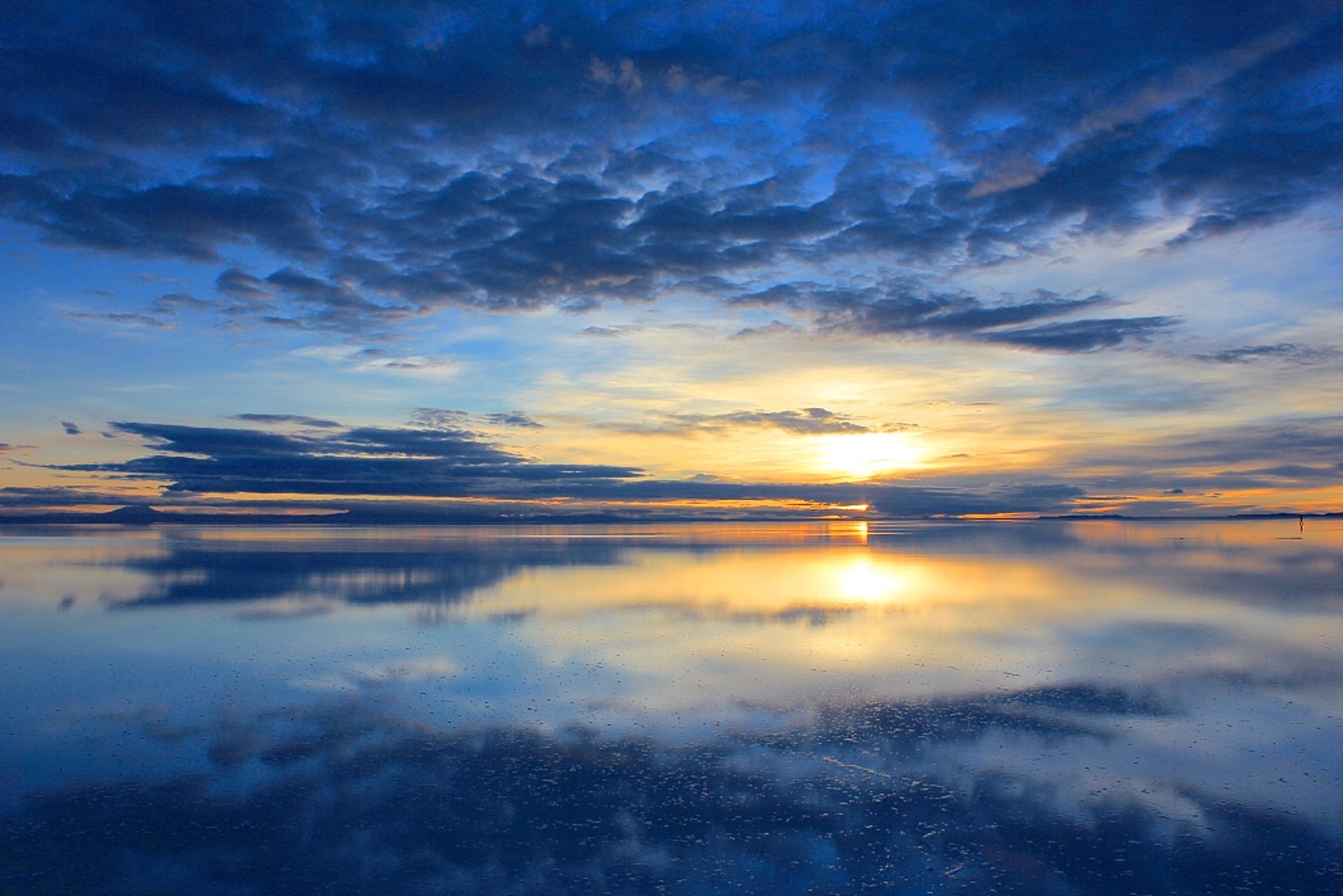 港人遊玻利維亞天空之鏡開方便之門! 特區護照可落地簽證留30日|香港01|社會新聞