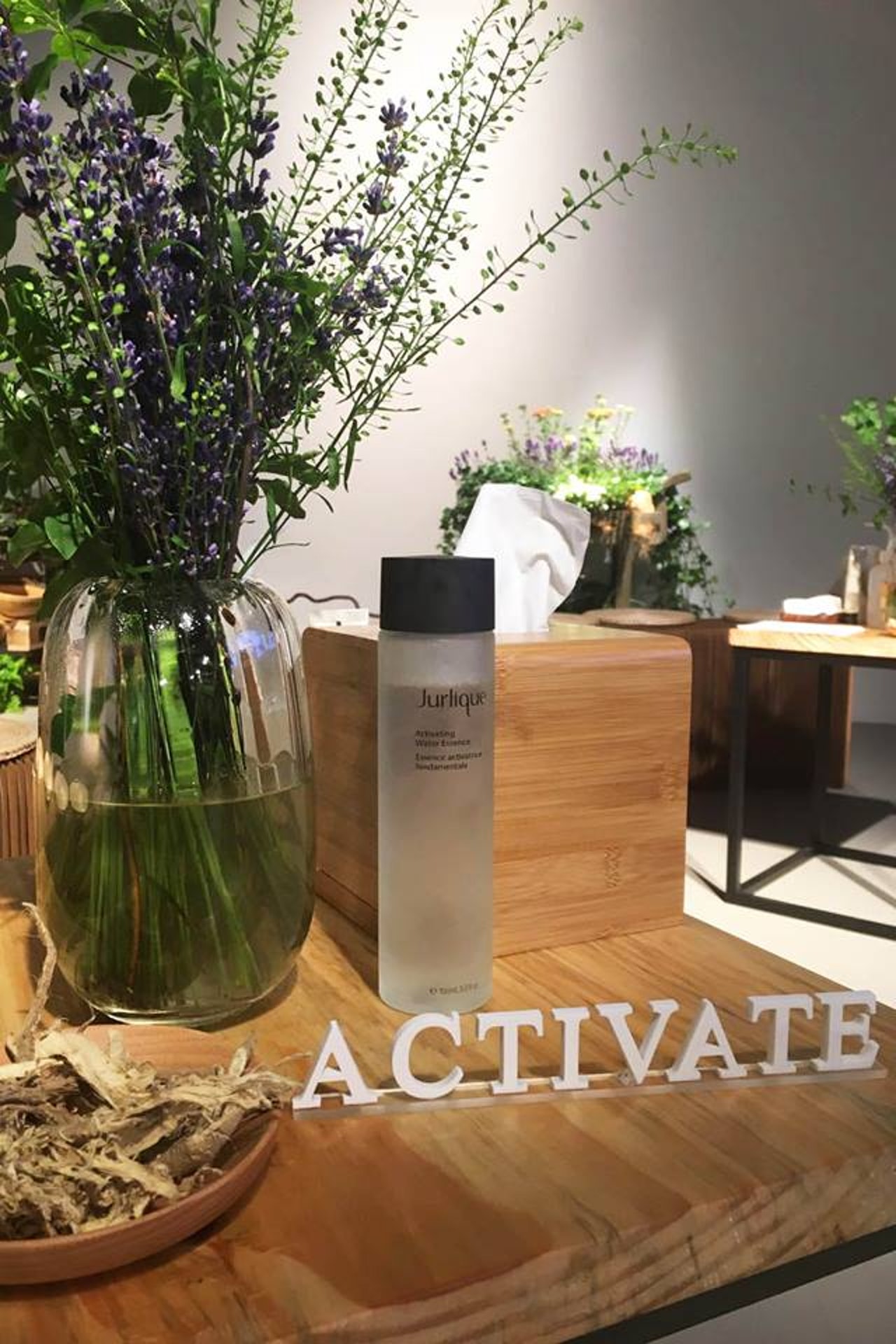 Jurlique全新活肌水精華 $490/150ml(品牌提供) Jurlique全新活肌水精華 $490/150ml(品牌提供)
