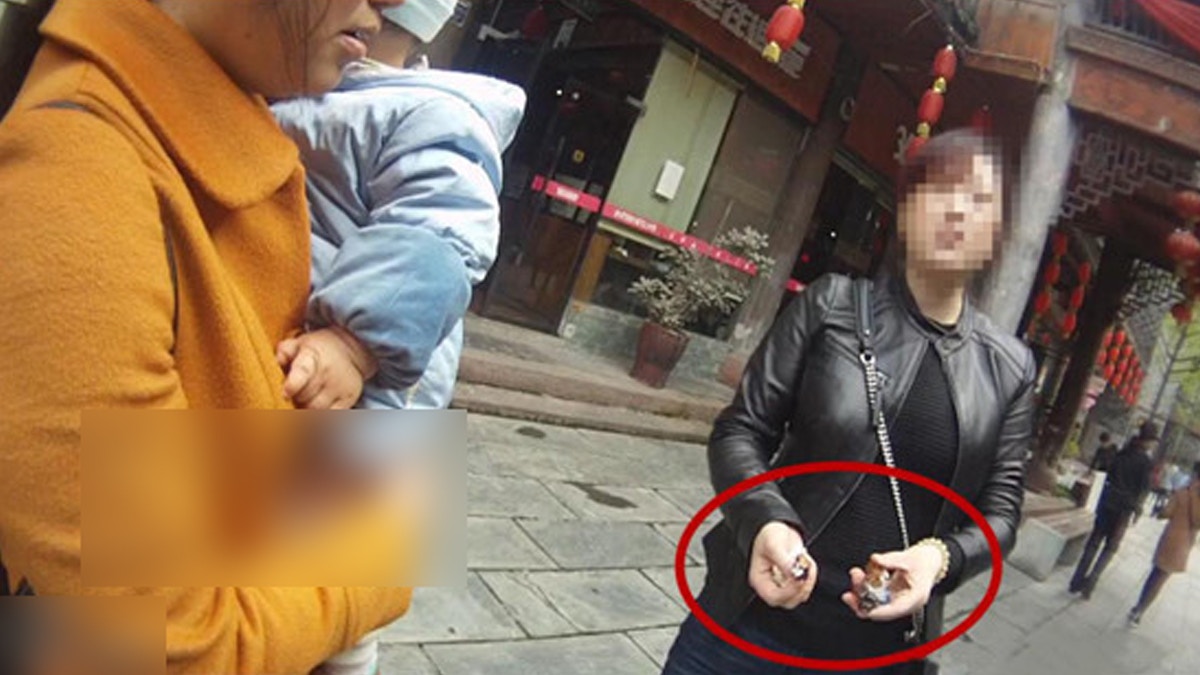 內地童古玩市場摔破貔貅　無賴嫲嫲拒賠「把孩子抵給你」