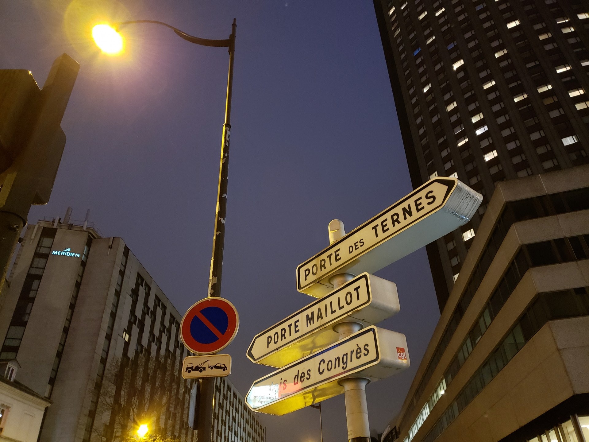 高仿三星S9+手机:快门速度 1/10s、/1.5 光圈 ISO500