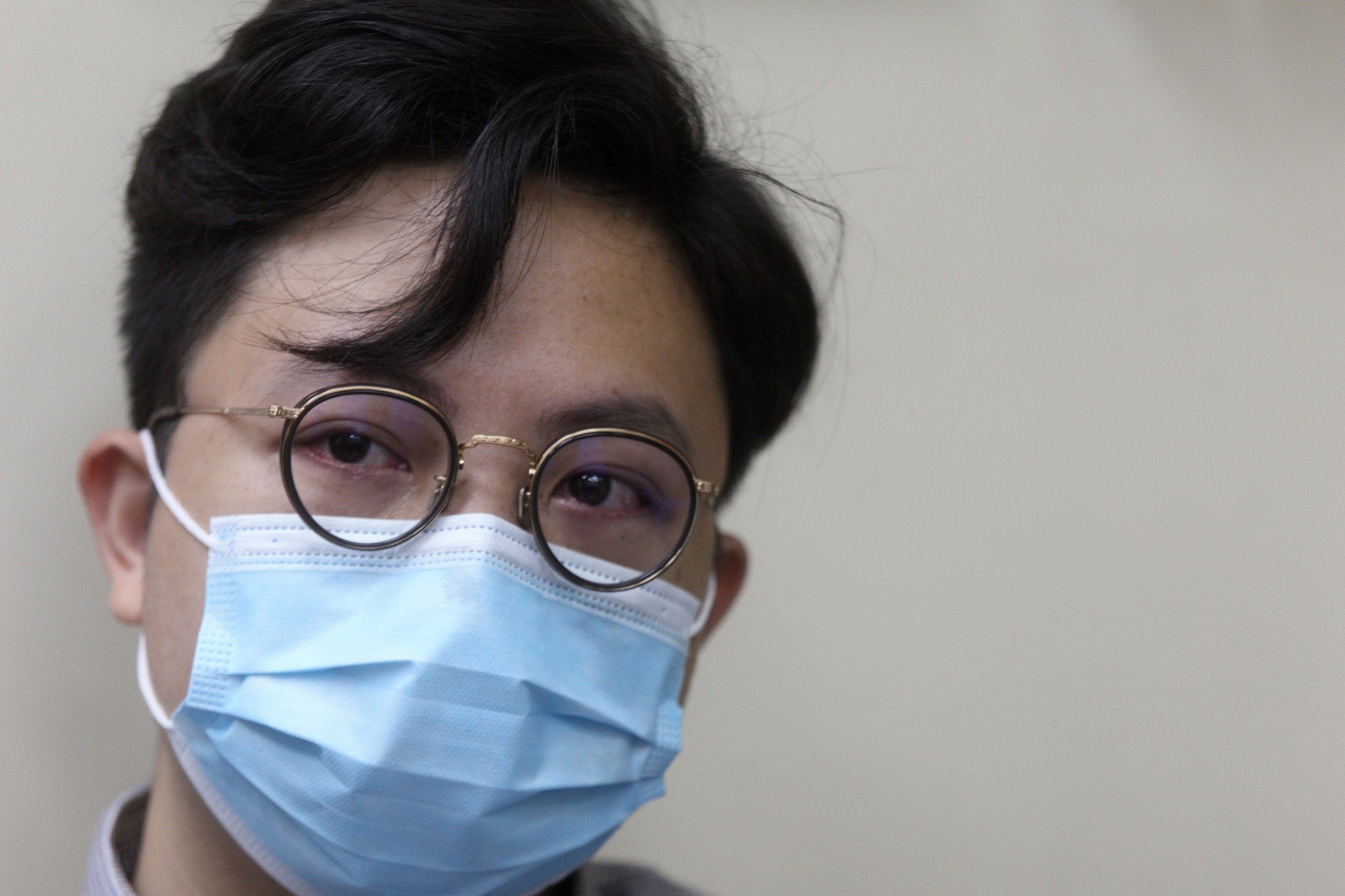 8歲芝娃娃「Micro」狗主黃先生表示,Micro回家後在房內食狗糧時,牠開始不斷嘔吐,之後抽搐及四肢僵硬。(賴俊傑攝)