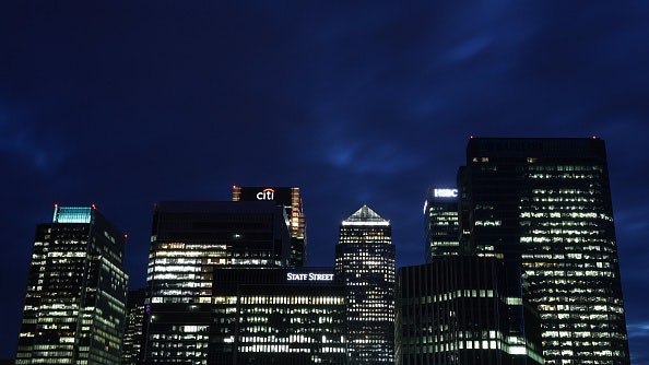 【英國脫歐】倫敦金絲雀碼頭不夜天 英金融業界通宵迎接脫歐 【英國脫歐】倫敦金絲雀碼頭不夜天 英金融業界通宵迎接脫歐