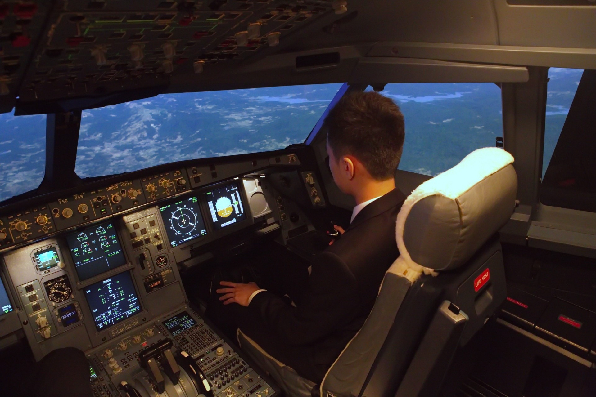 【衝上雲霄】落實機師本土化　從拓展航空專業學位開始