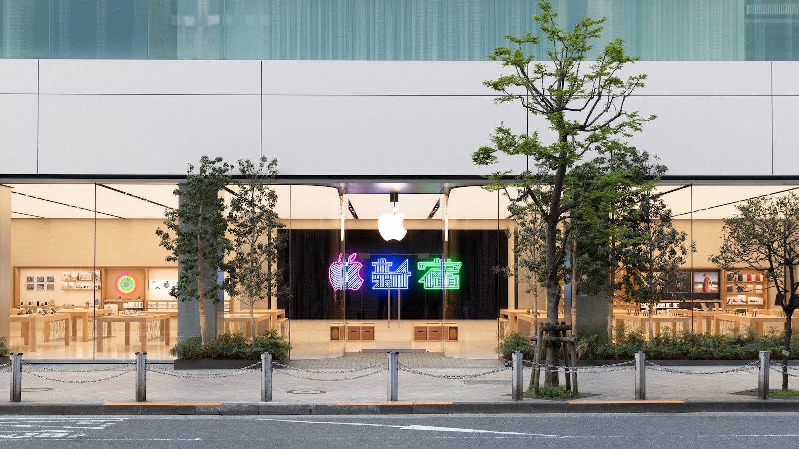 Apple新宿店正式開幕　新店面設計首次登陸日本