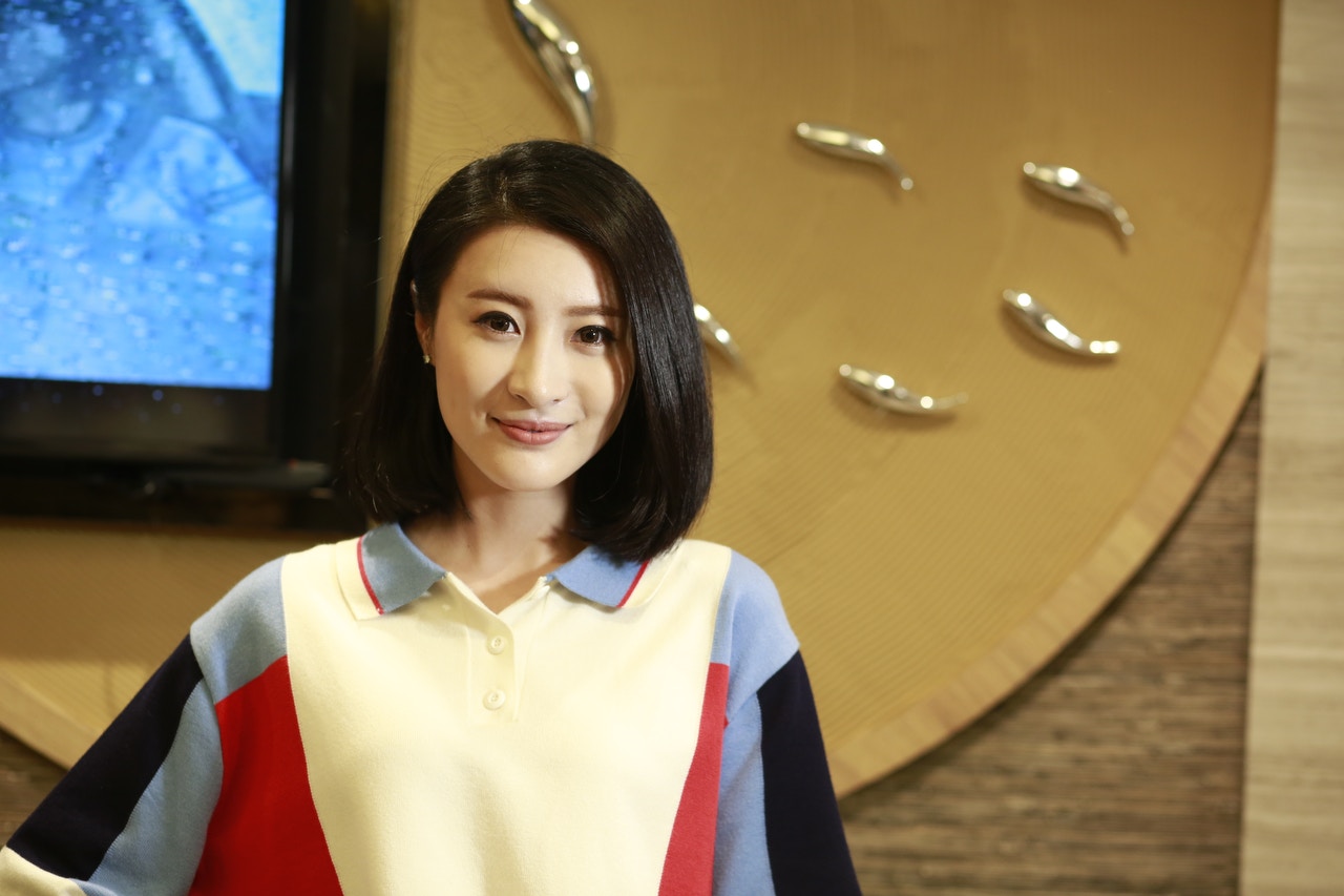 【逆緣】林夏薇「眼鏡娘」造型大受好評　「我出街都戴眼鏡」