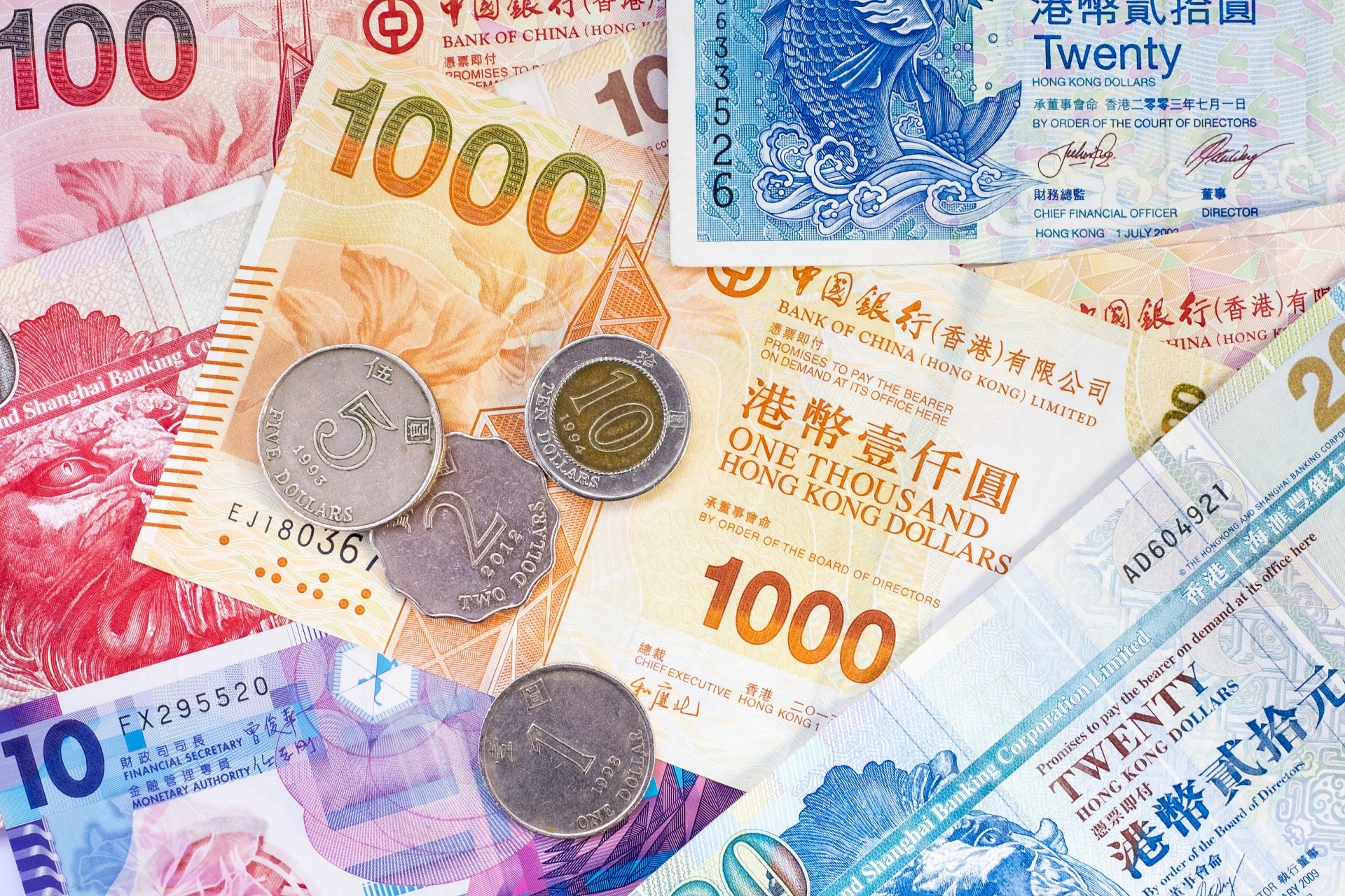 港匯觸及7.85弱方兌換保證 　金管局出手買入8.16億港元
