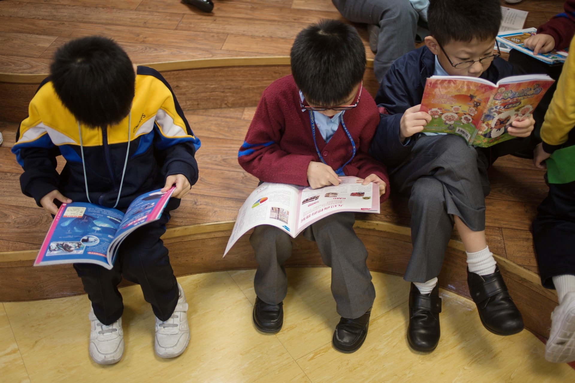 政府重推閱讀津貼　中學校長稱有助增購書藉　惟嘆學生睇書無深度