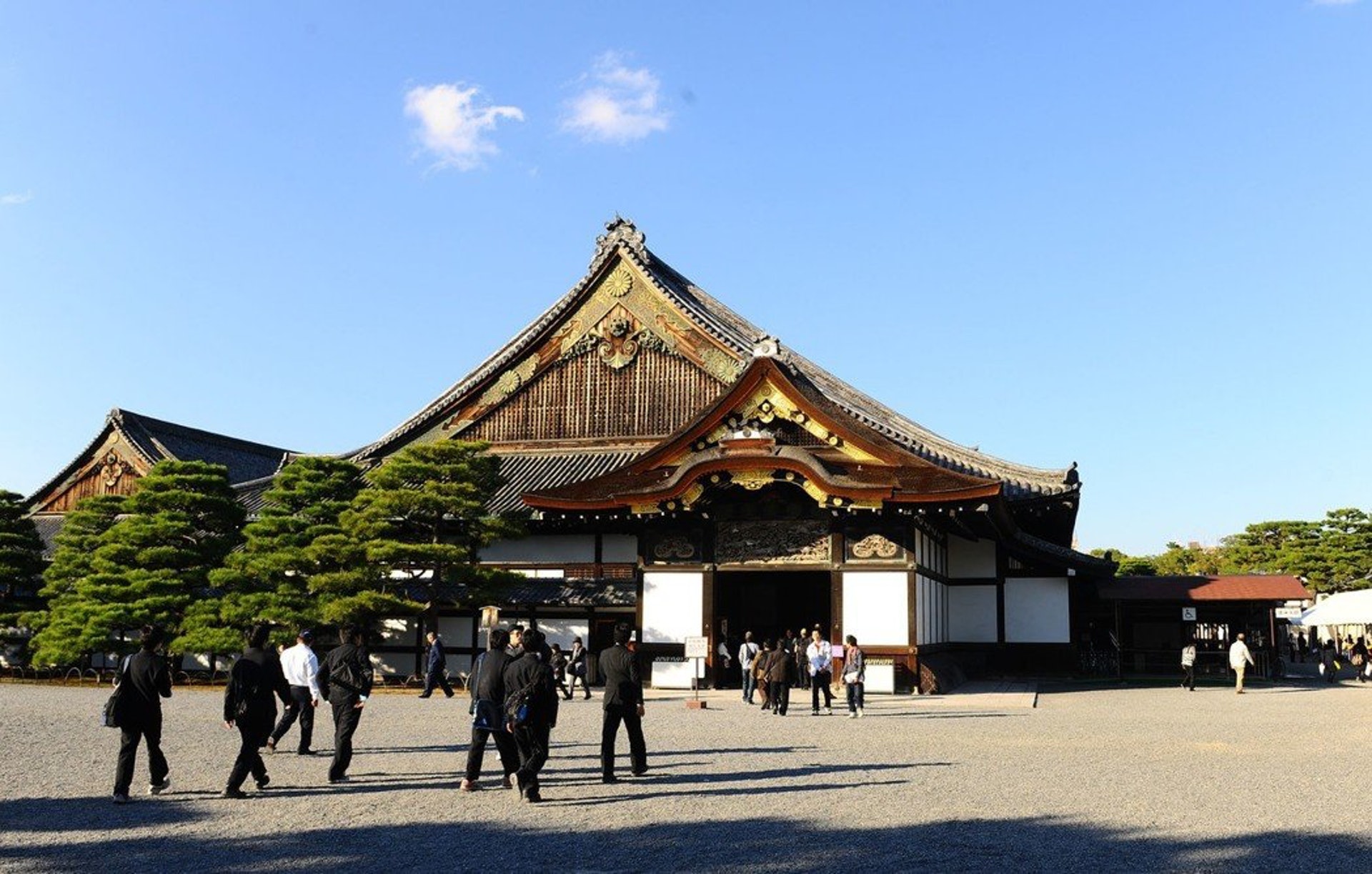 三台灣女子京都古蹟撒香灰稱鎮魂遭日警逮捕 三台灣女子京都古蹟撒香灰稱鎮魂遭日警逮捕