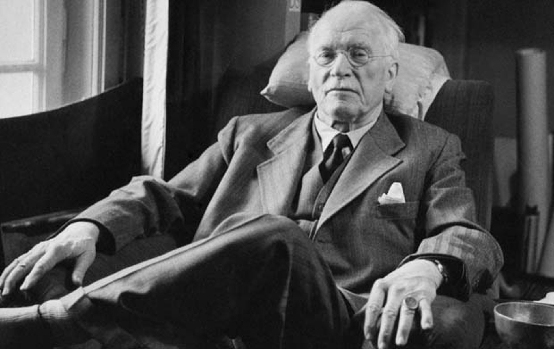 心理學家卡爾‧榮格(Carl Jung) 心理學家卡爾‧榮格(Carl Jung)