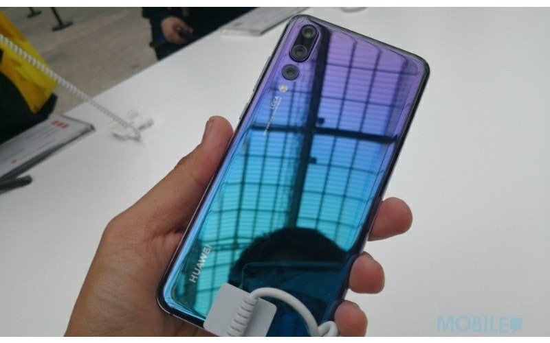 Huawei P20 Pro極光色缺貨售價被炒高半成